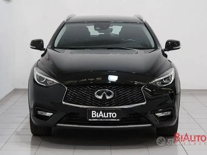 Usata Infiniti Q30 Premium 109 CV (80 kW) 2018 Nero Berlina