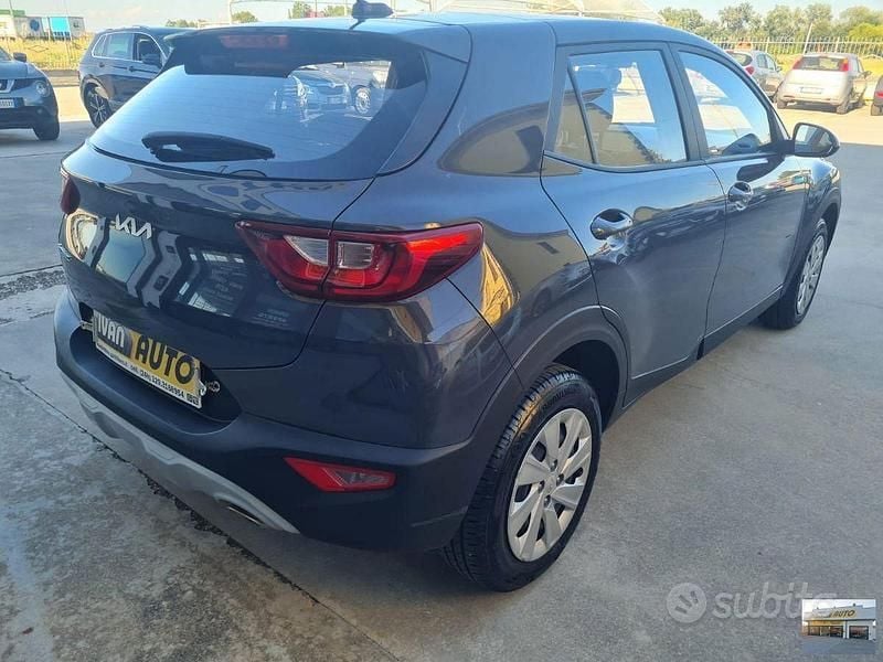 Second-hand Kia Stonic Style 84 CP (61 kW) 2022 Gri SUV