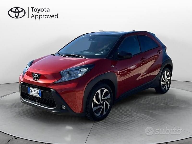 Usata Toyota Aygo X Trend 72 CV (52 kW) 2022 Rosso SUV