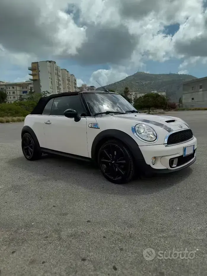 Usata Mini Cooper SD Cabriolet 143 CV (105 kW) 2011 Bianco Cabrio