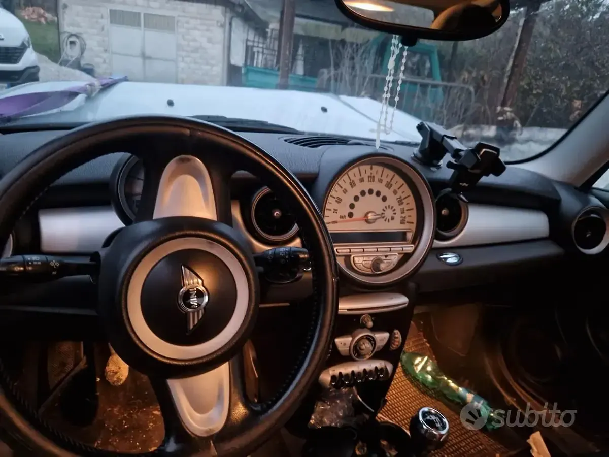 Usata Mini Cooper D 109 CV (80 kW) 2008 Grigio Utilitaria