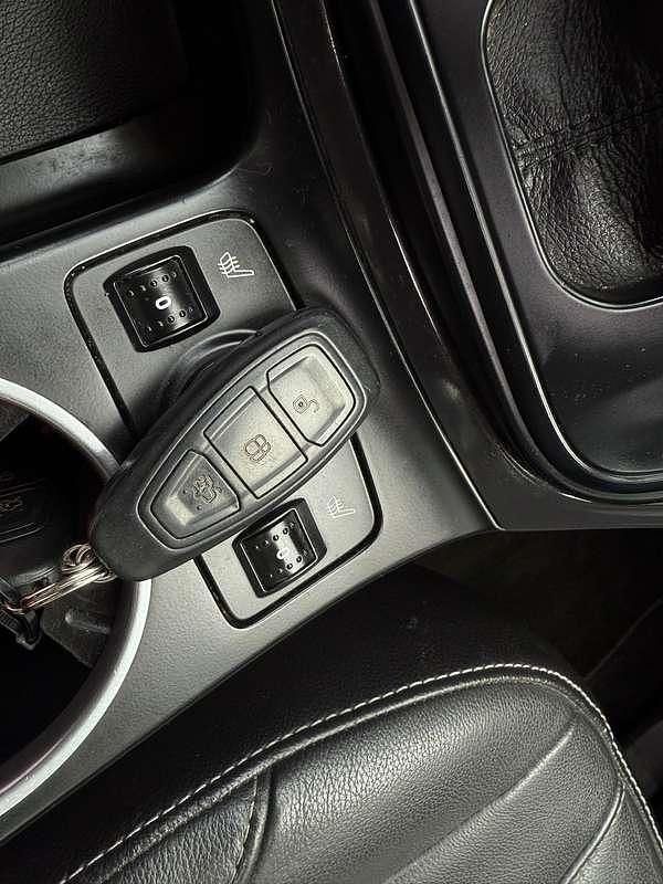 Usata Ford Kuga Individual 163 CV (119 kW) 2014 Bianco SUV