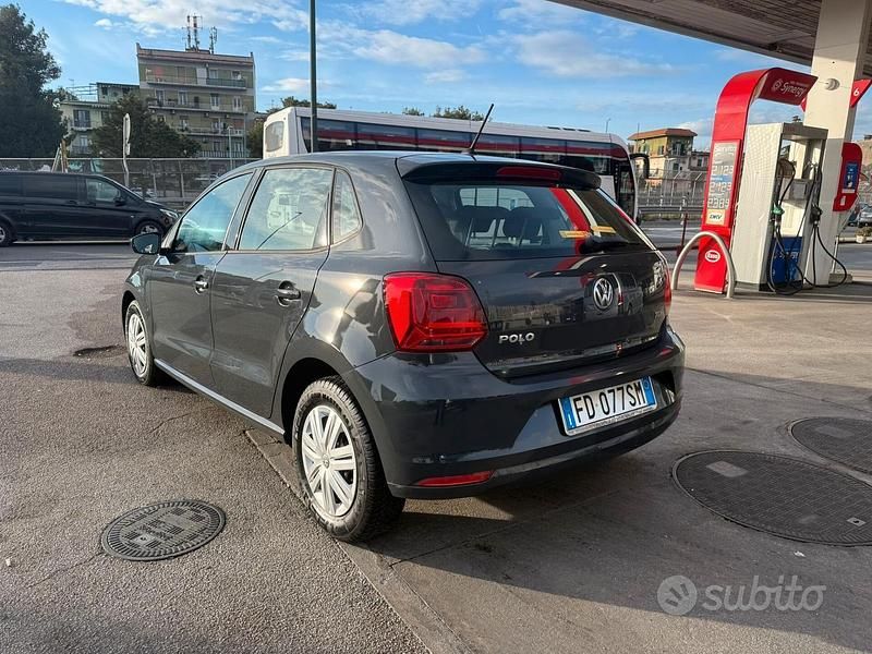 Usata VW Polo Comfortline 74 CV (54 kW) 2016 Grigio Berlina