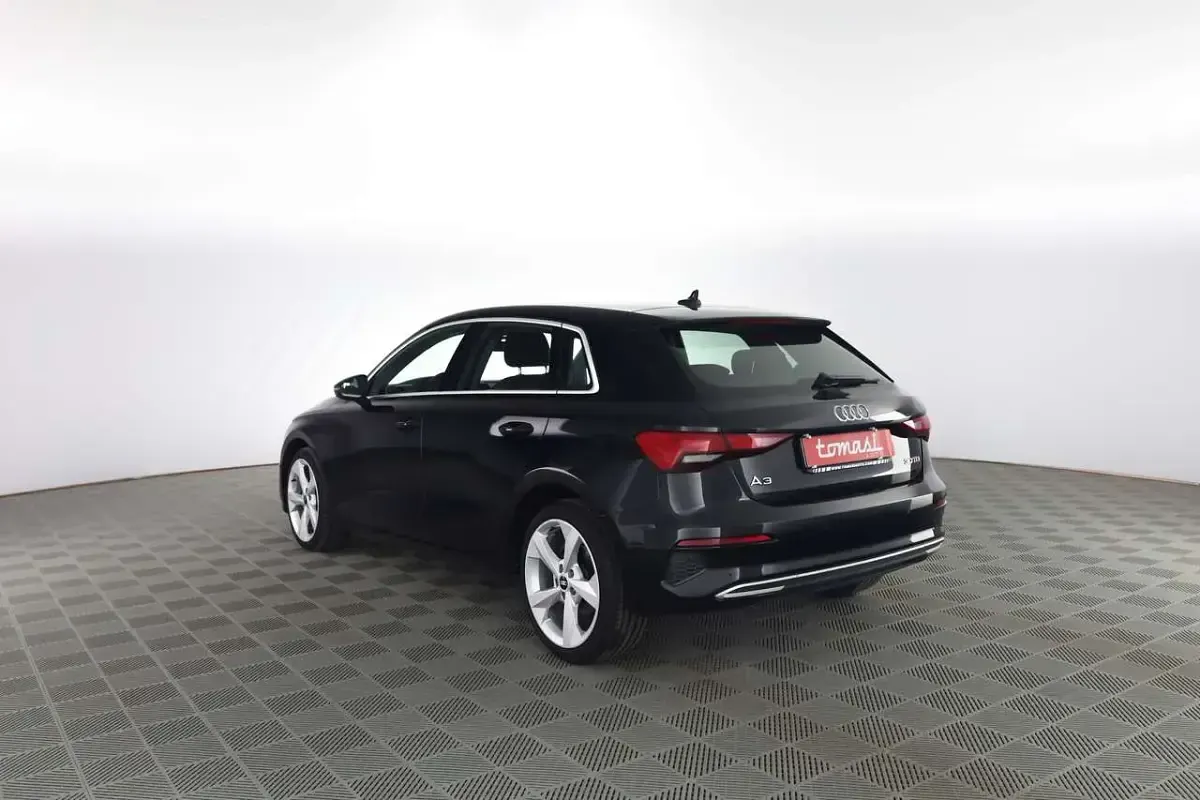 Usata Audi A3 Advanced 116 CV (85 kW) 2021 Nero brillante Berlina
