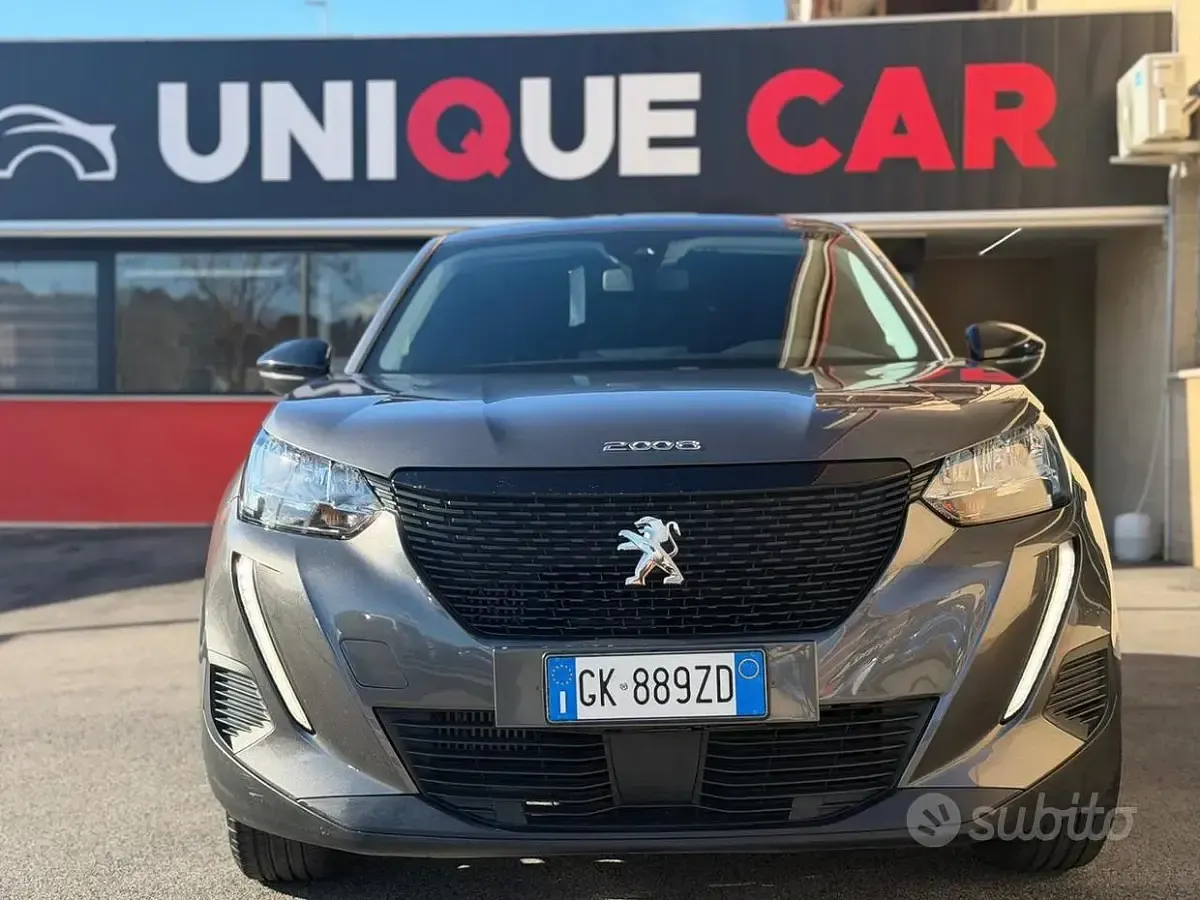 Usata Peugeot 2008 Active 101 CV (74 kW) 2022 Grigio SUV