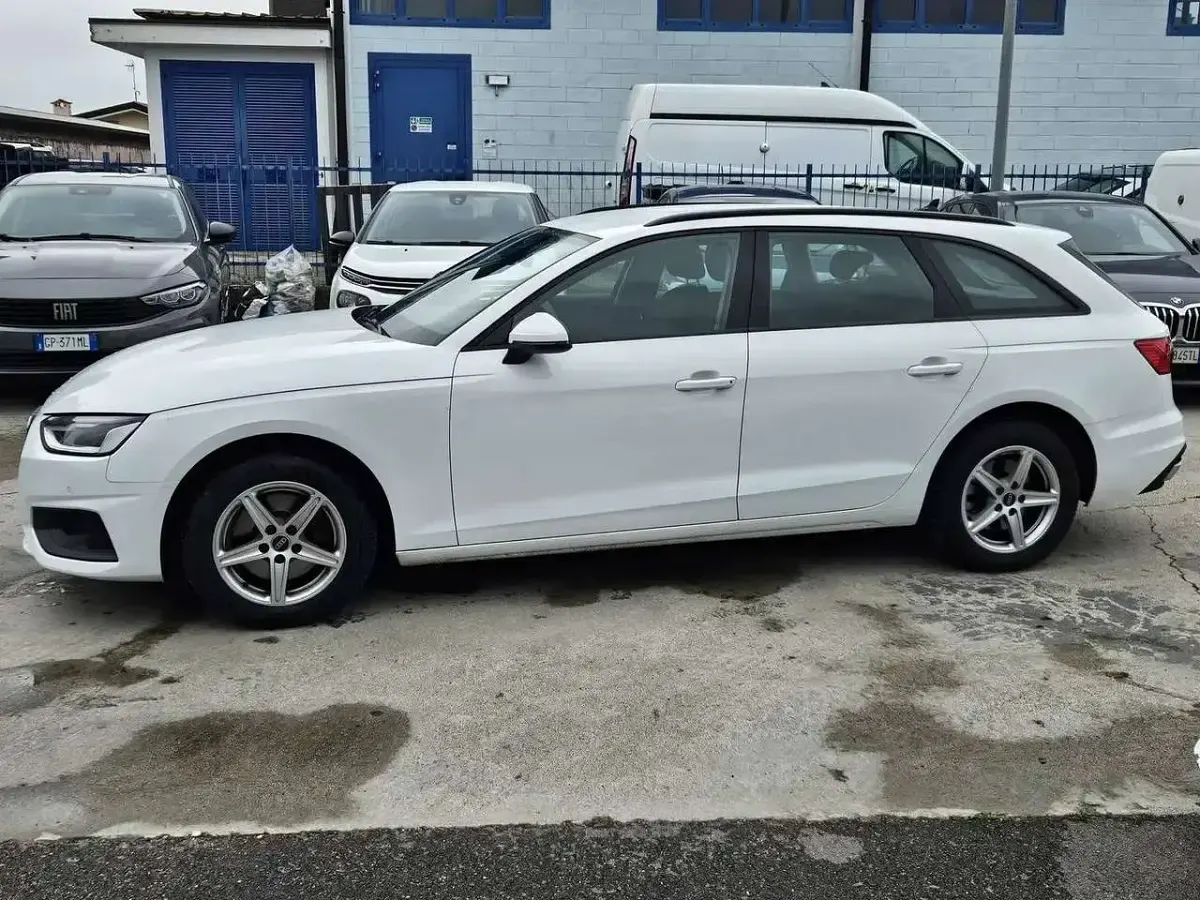 Usata Audi A4 Business 163 CV (119 kW) 2021 Bianco Station wagon