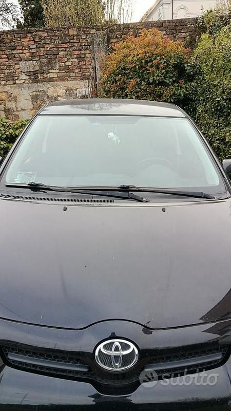 Usata Toyota Corolla Verso 2009 Monovolume