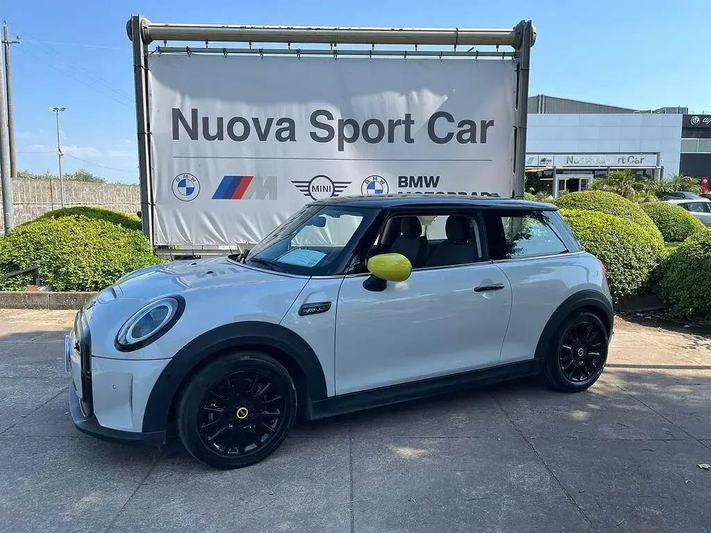 Usata Mini Cooper SE 135 kW (184 CV) 2022 Argento Utilitaria