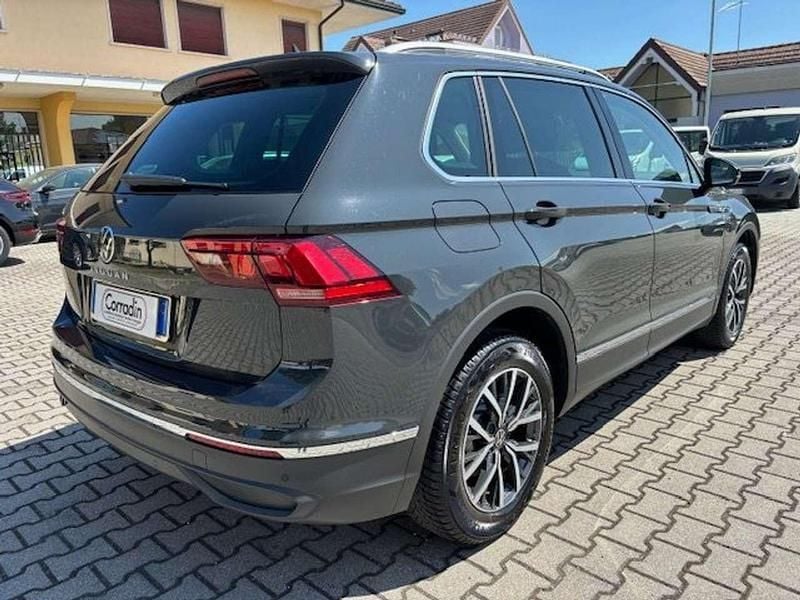 Usata VW Tiguan Business 150 CV (110 kW) 2023 Grigio pestello SUV