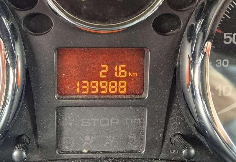 Usata Peugeot 206 73 CV (53 kW) 2011 Berlina