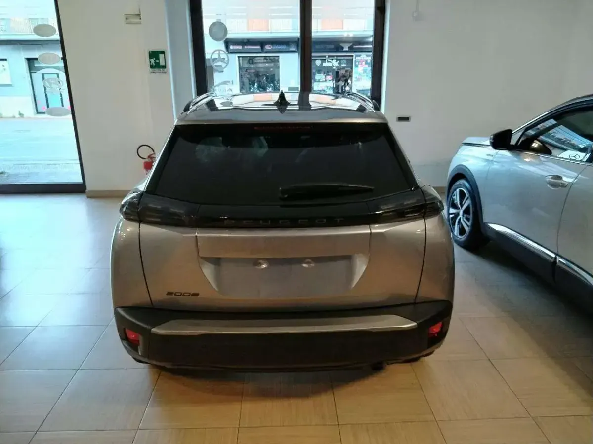 Nuova Peugeot 2008 Allure 101 CV (74 kW) 2025 Grigio SUV
