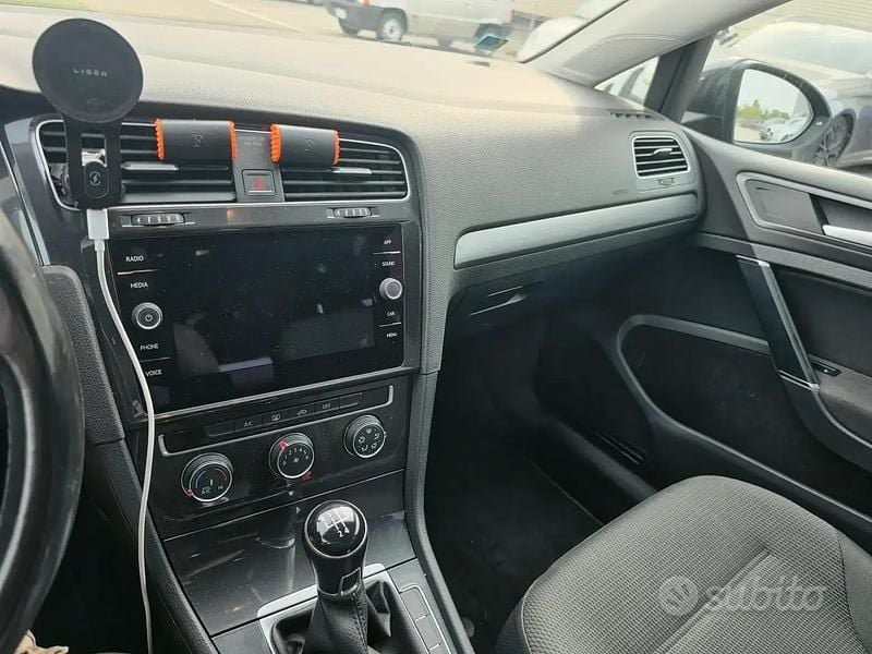 Usata VW Golf VII Business 116 CV (85 kW) 2017 Grigio Station wagon