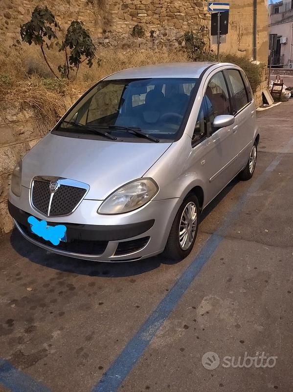 Usata Lancia Musa 2007 Grigio Monovolume