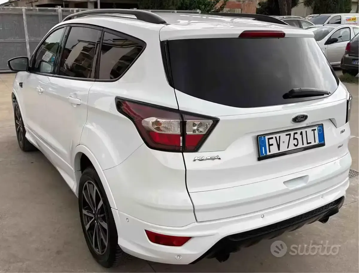 Usata Ford Kuga ST-Line 179 CV (131 kW) 2019 Bianco SUV