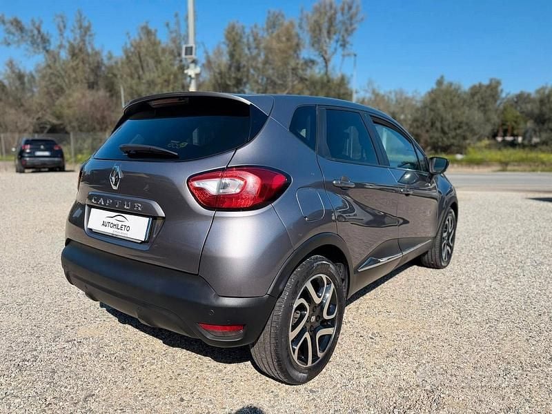 Usata Renault Captur 90 CV (66 kW) 2013 Grigio SUV