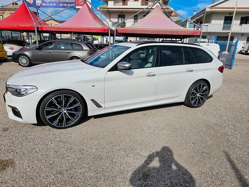 Usata BMW 550 399 CV (293 kW) 2019 Bianco Station wagon