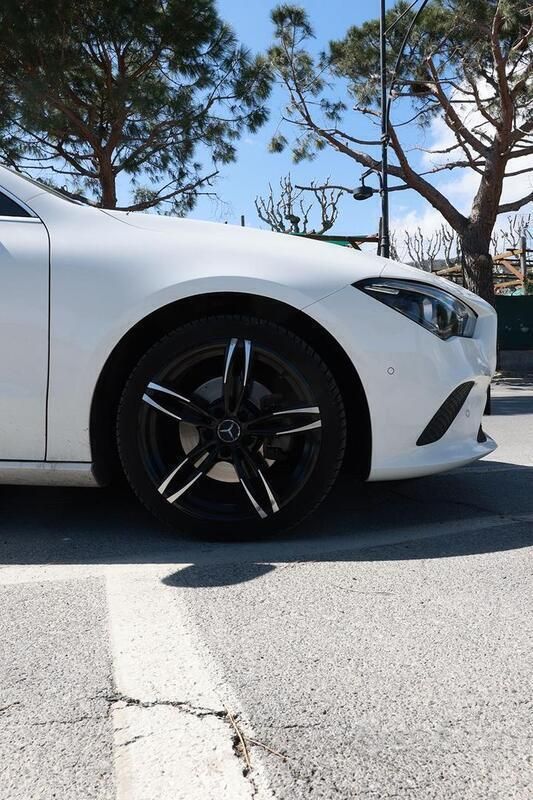 Usata Mercedes CLA200 163 CV (119 kW) 2021 Bianco Station wagon