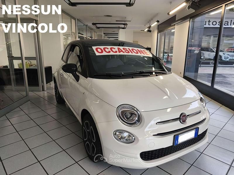Usata Fiat 500 Club 69 CV (50 kW) 2022 Bianco / tetto nero Utilitaria