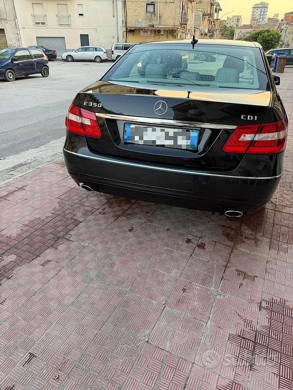 Usata Mercedes E350 211 CV (155 kW) 2009 Nero Berlina
