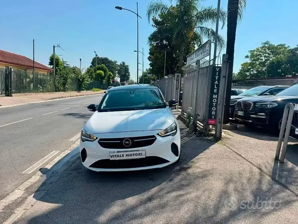 Usata Opel Corsa Elegance 102 CV (75 kW) 2022 Bianco Utilitaria