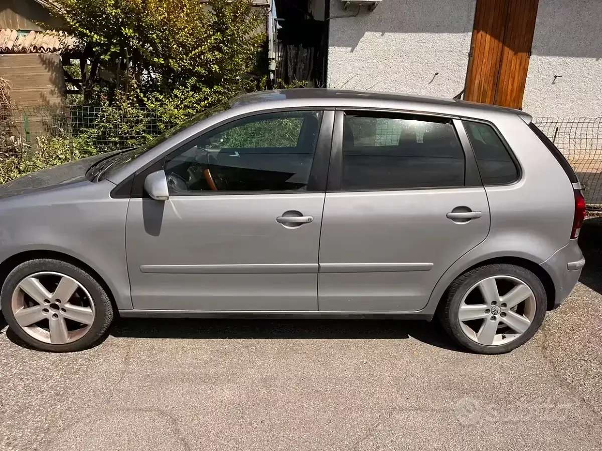 Usata VW Polo 101 CV (74 kW) 2007 Grigio Utilitaria