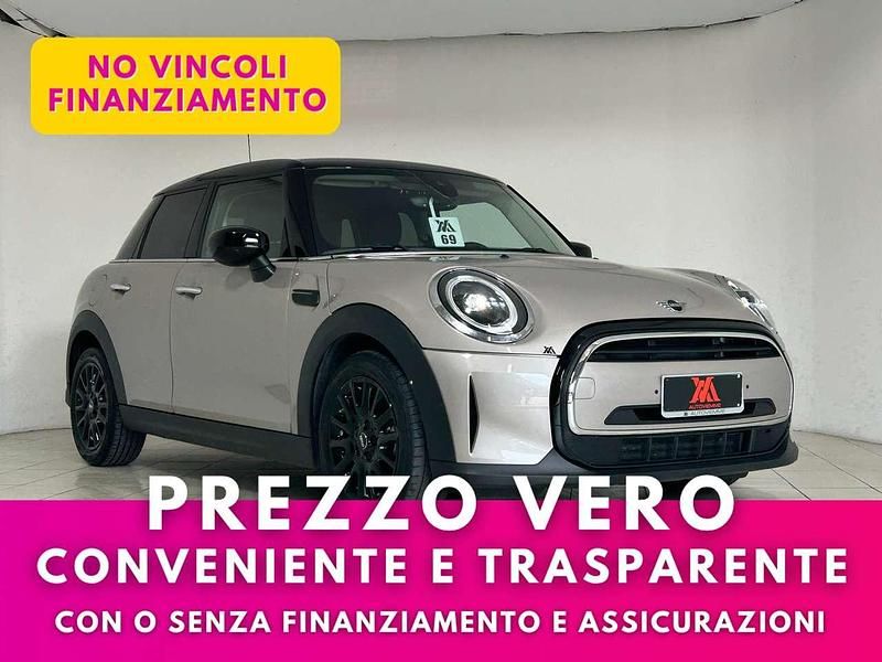 Argento Usata 2024 Mini Cooper Essential Due volumi | 27.599 € (Buon prezzo) - Immagine 1/4