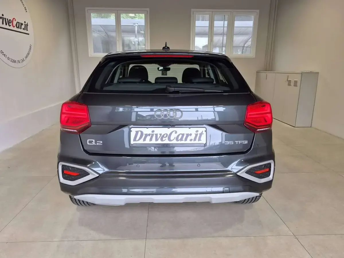 Usata Audi Q2 Ambiente 150 CV (110 kW) 2023 Grigio manhattan SUV