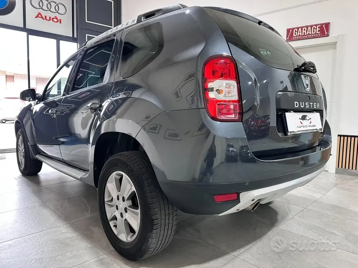 Usata Dacia Duster Lauréate 109 CV (80 kW) 2015 Grigio SUV