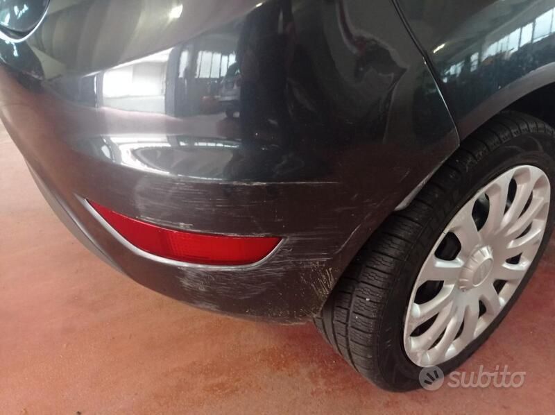 Usata Ford Fiesta Titanium 75 CV (55 kW) 2008 Blu Utilitaria