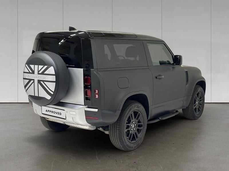 Usata Land Rover Defender S 200 CV (147 kW) 2024 Santorini black SUV