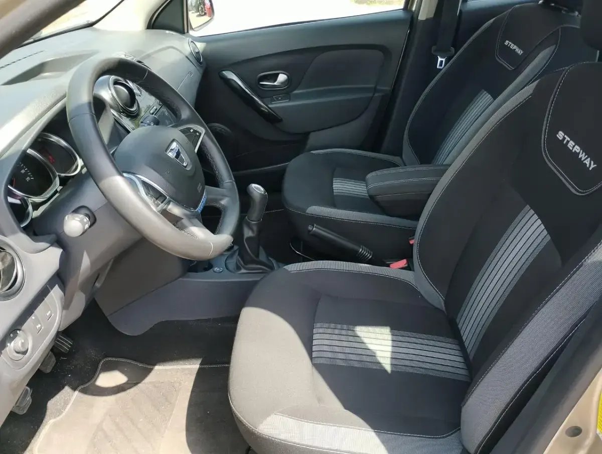 Usata Dacia Logan Comfort 90 CV (66 kW) 2018 Grigio Berlina