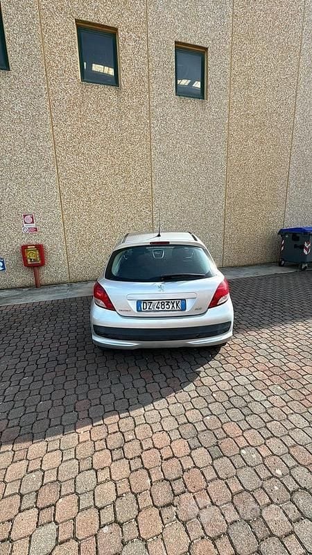 Usata Peugeot 207 88 CV (64 kW) 2008 Grigio Utilitaria