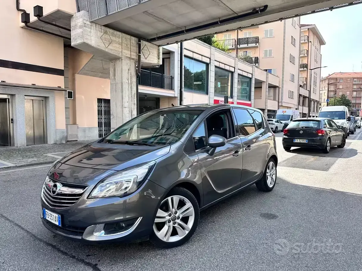 Usata Opel Meriva Cosmo 120 CV (88 kW) 2015 Monovolume