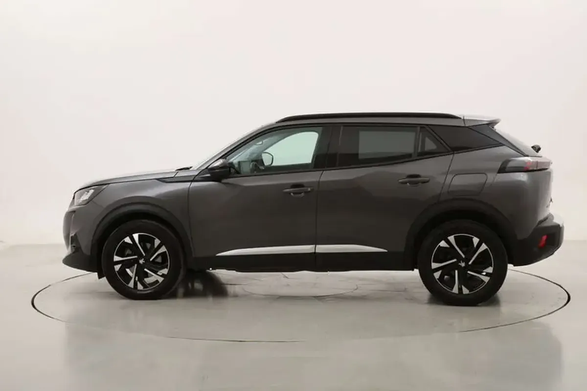Begagnad Peugeot 2008 Allure 131 HK (96 kW) 2022 Grå SUV