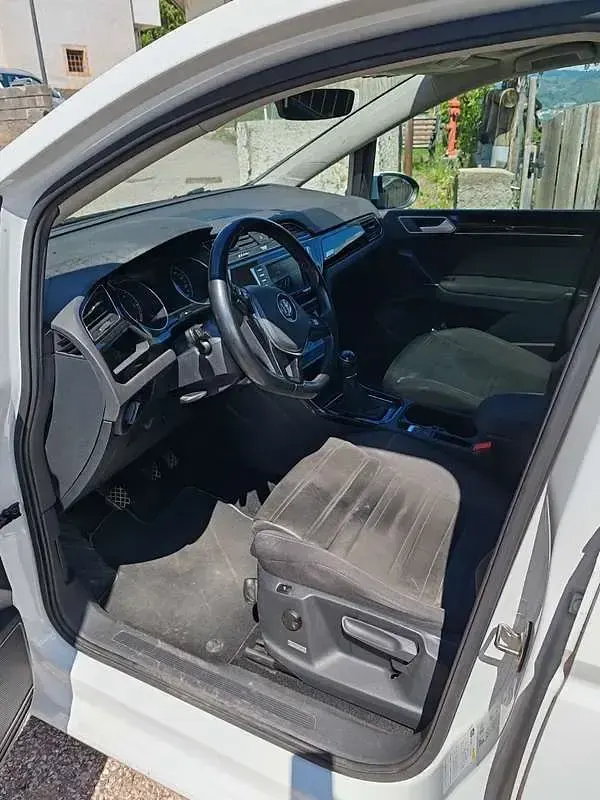 Usata VW Touran Highline 140 CV (102 kW) 2015 Monovolume
