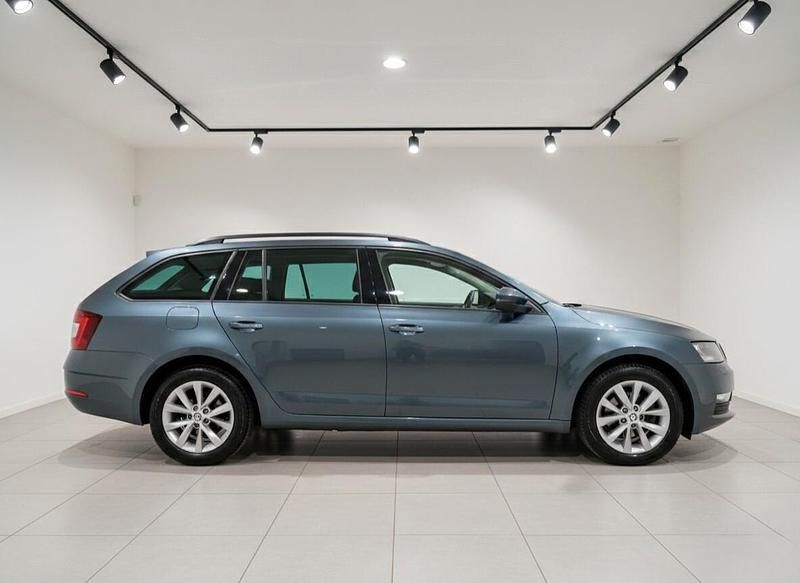 Usata Skoda Octavia G-TEC Executive 131 CV (96 kW) 2020 Grigio Station wagon