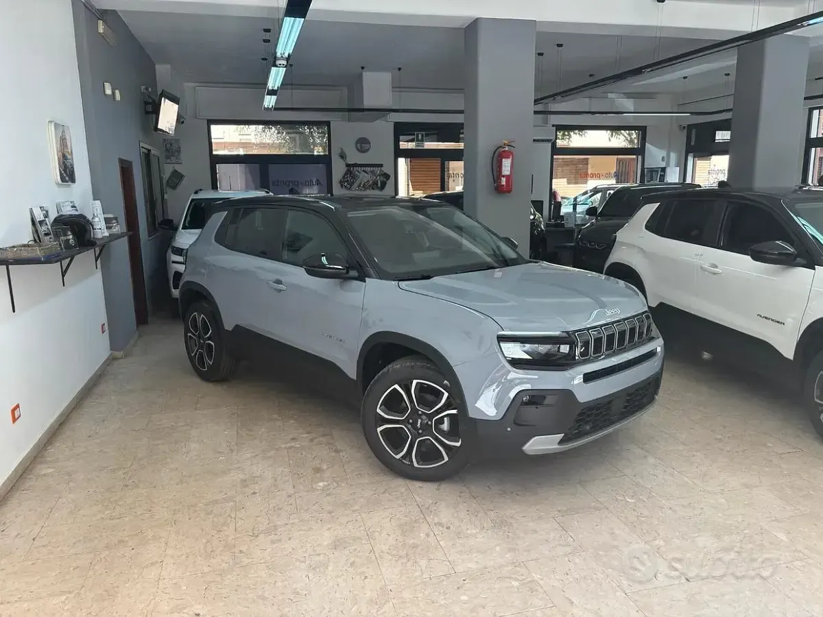 Uusi Jeep Avenger Summit 101 HP (74 kW) 2026 Harmaa Katumaasturi