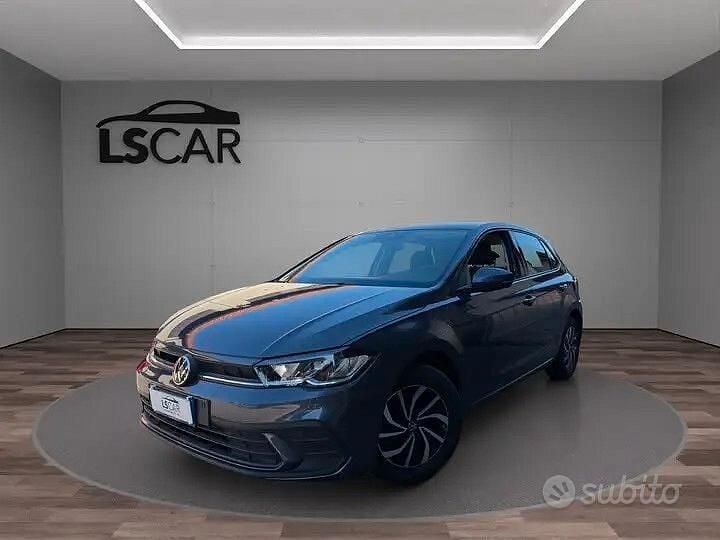 Usata VW Polo Life 95 CV (69 kW) 2023 Grigio Utilitaria