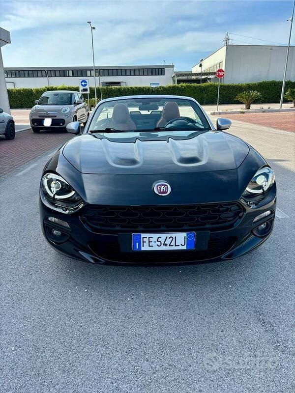Usata Fiat 124 Spider Lusso 140 CV (102 kW) 2016 Nero Cabrio