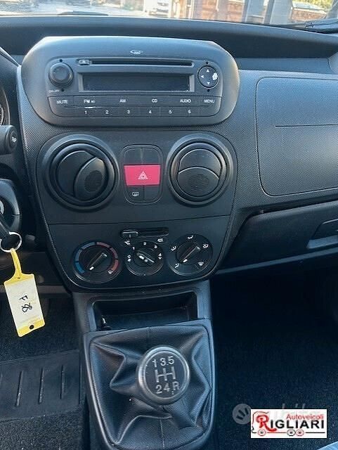 Begagnad Peugeot Bipper Outdoor 75 HK (55 kW) 2014 Blå Minibuss