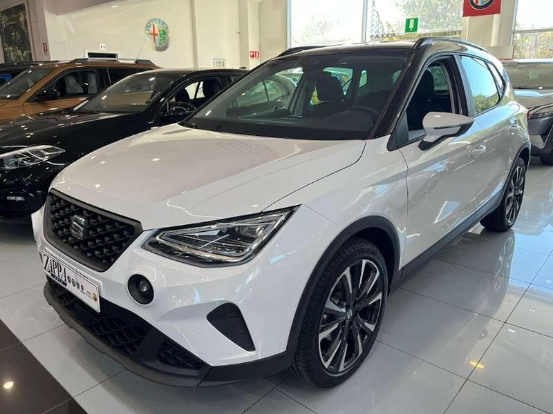 Bianco Nuova 2025 Seat Arona Black Edition SUV | 20.600 € (Buon prezzo) - Immagine 1/4