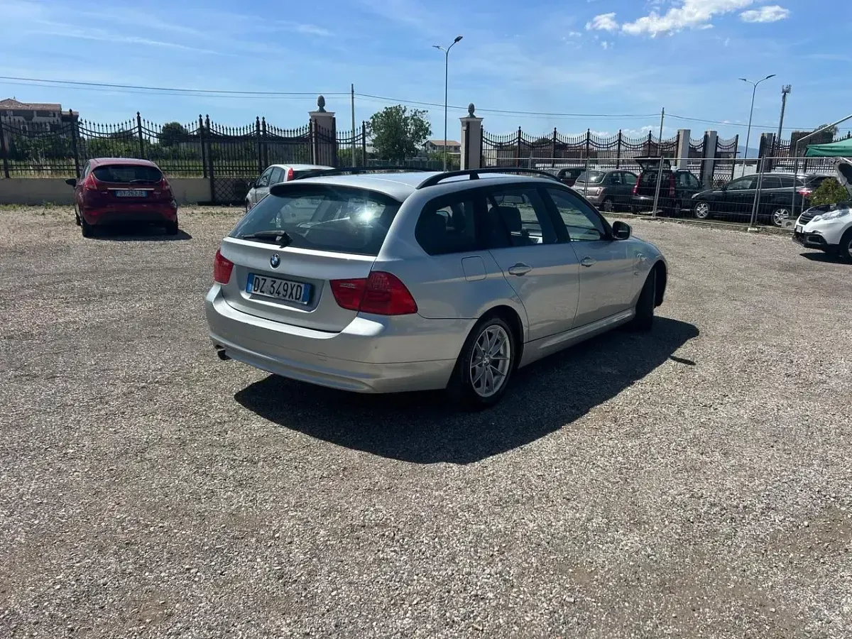 Usata BMW 320 143 CV (105 kW) 2010 Argento Station wagon