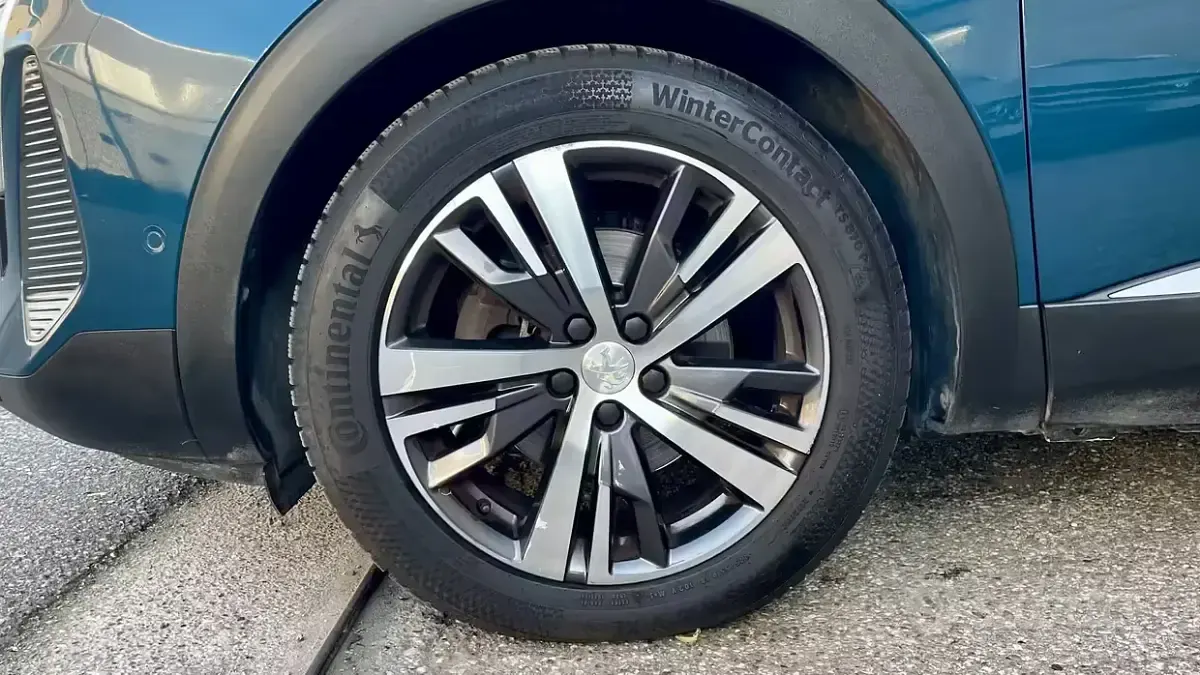 Usata Peugeot 5008 Allure 131 CV (96 kW) 2021 Blu/azzurro SUV
