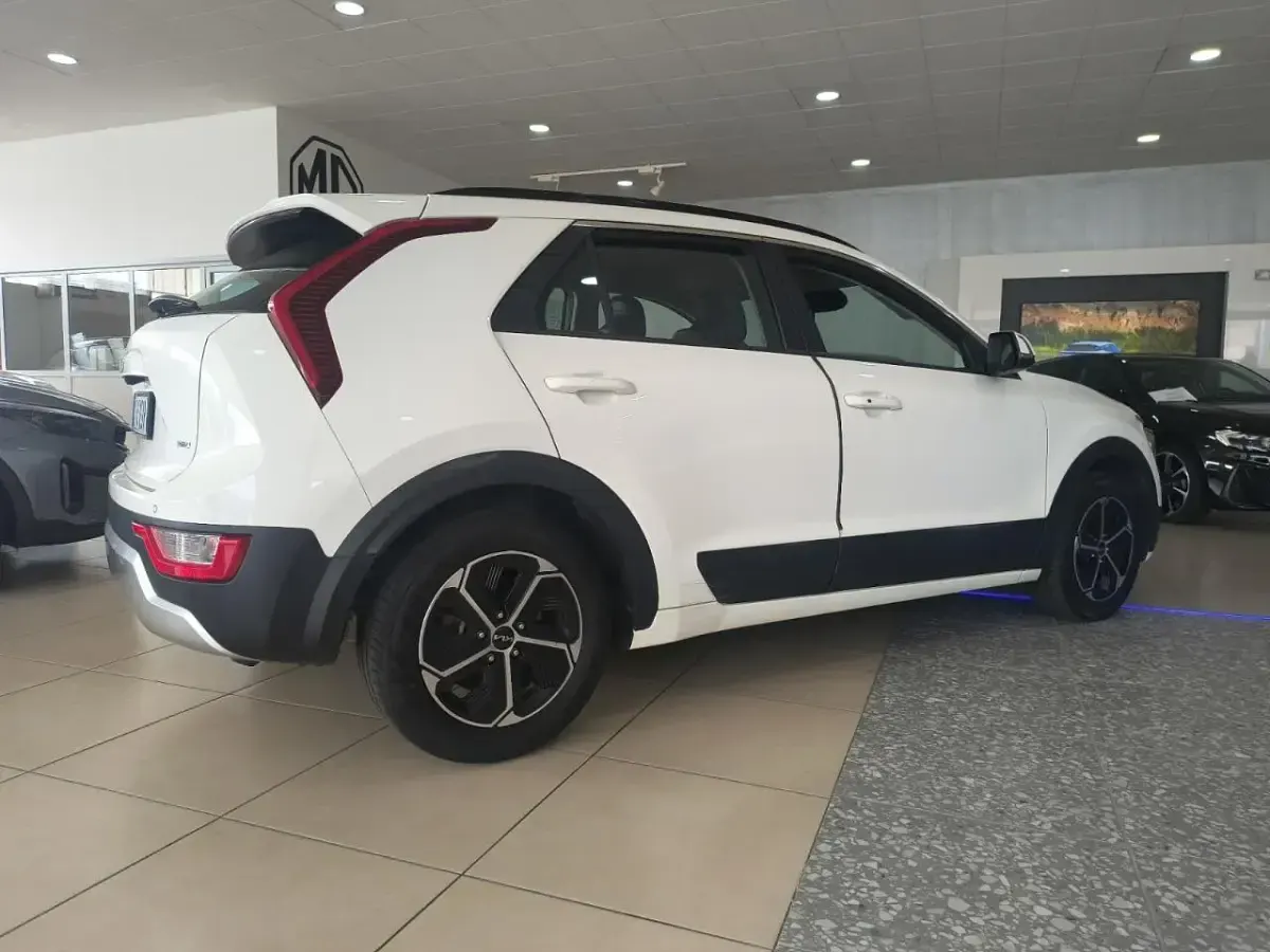 Usata Kia Niro 105 CV (77 kW) 2022 Bianco SUV