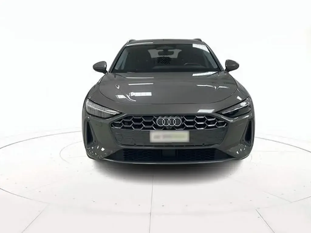 Usata Audi A5 Advanced Plus 204 CV (150 kW) 2025 Grigio / pastello Station wagon