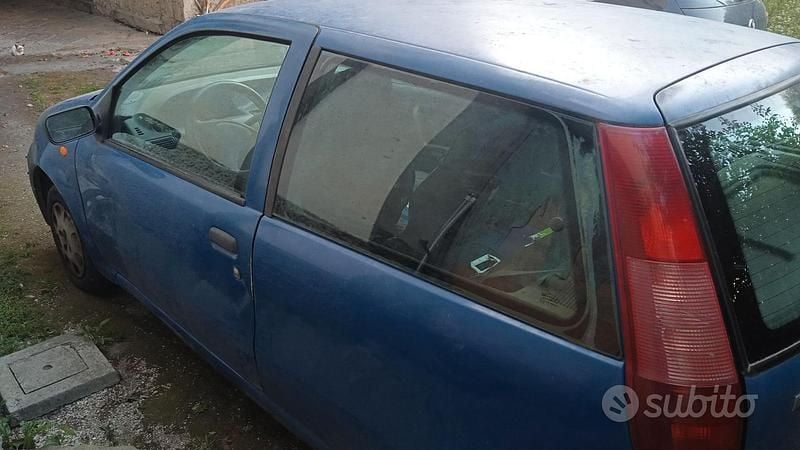 Usata Fiat Punto 54 CV (39 kW) 1997 Blu Utilitaria