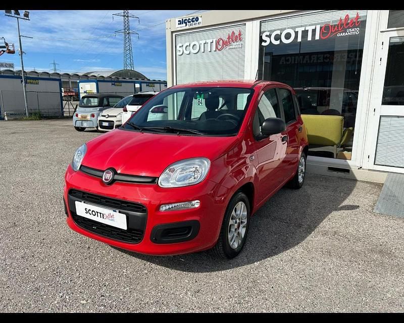 Usata Fiat Panda Easy 69 CV (50 kW) 2021 Rosso Utilitaria