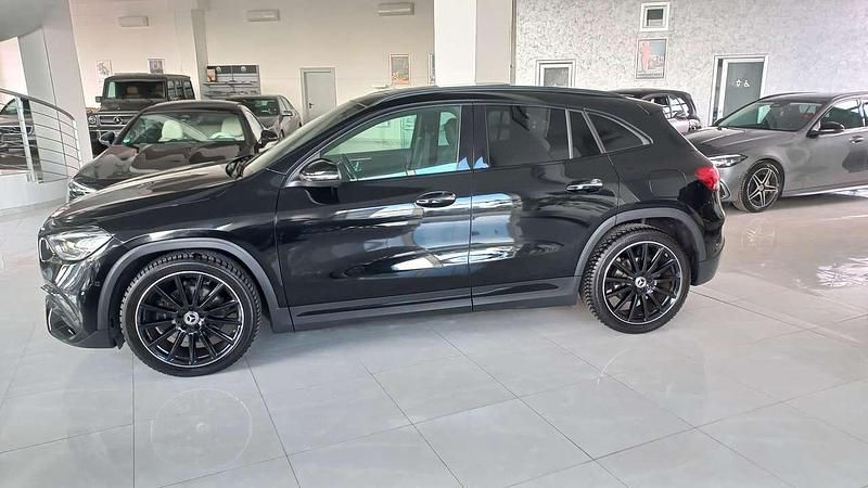 Usata Mercedes GLA200 AMG Line Premium Plus 150 CV (110 kW) 2021 Nerrro cosmo SUV