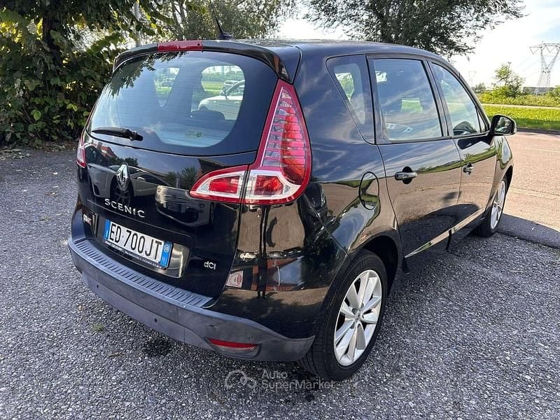 Usata Renault Scénic III 110 CV (80 kW) 2010 Nero Monovolume