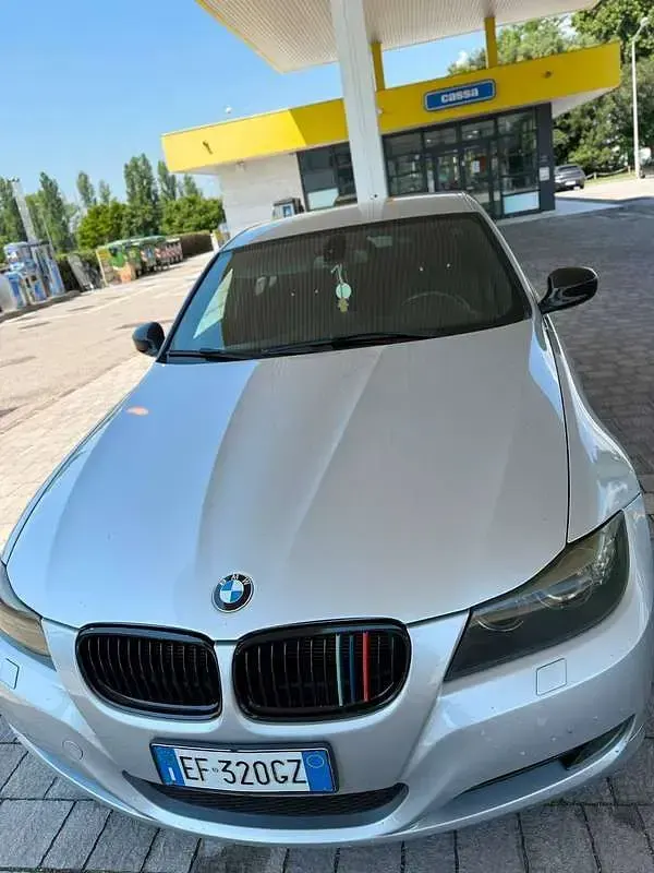 Usata BMW 320 184 CV (135 kW) 2010 Grigio Berlina
